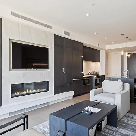 2Br Slope-Side, Ski Access, Heated Pool, Luxury Interiors, Gourmet Dining, Ski Equipment Valet!